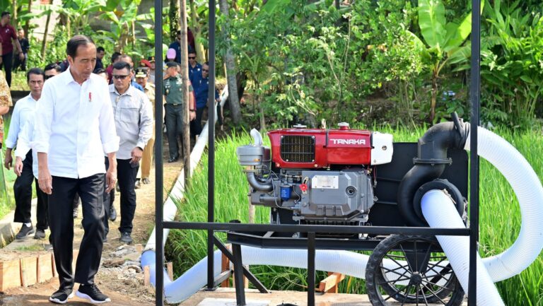 Presiden Jokowi Tinjau Pompanisasi di Semarang, Mesin Tanaka Harfia Dukung Produktivitas Pangan
